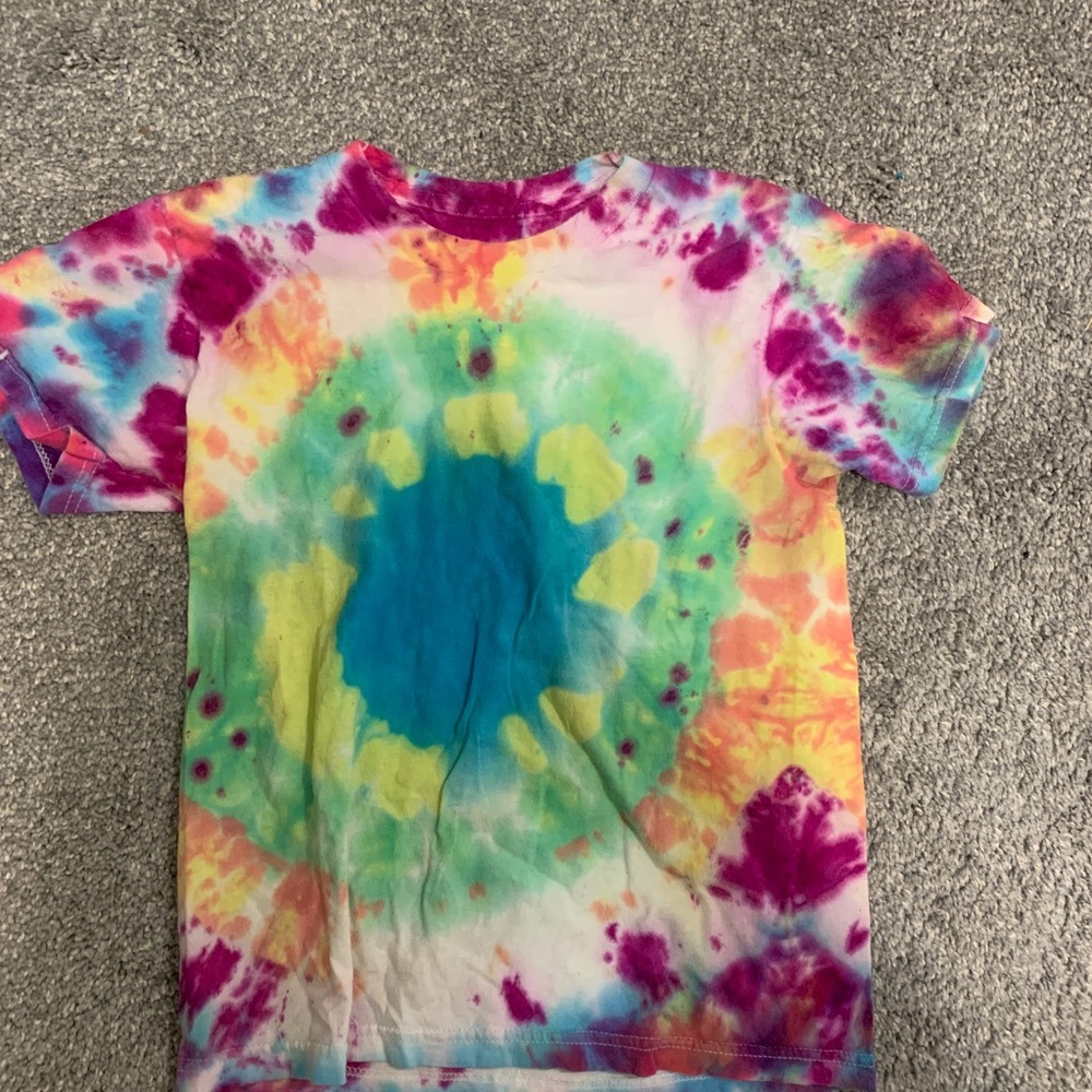 cute tie dye tee!!